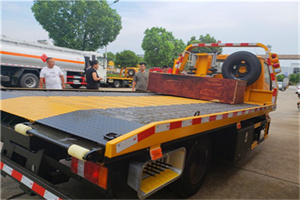 永吉附近拖车电话号码服务