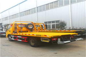 永吉附近拖车救援搭电